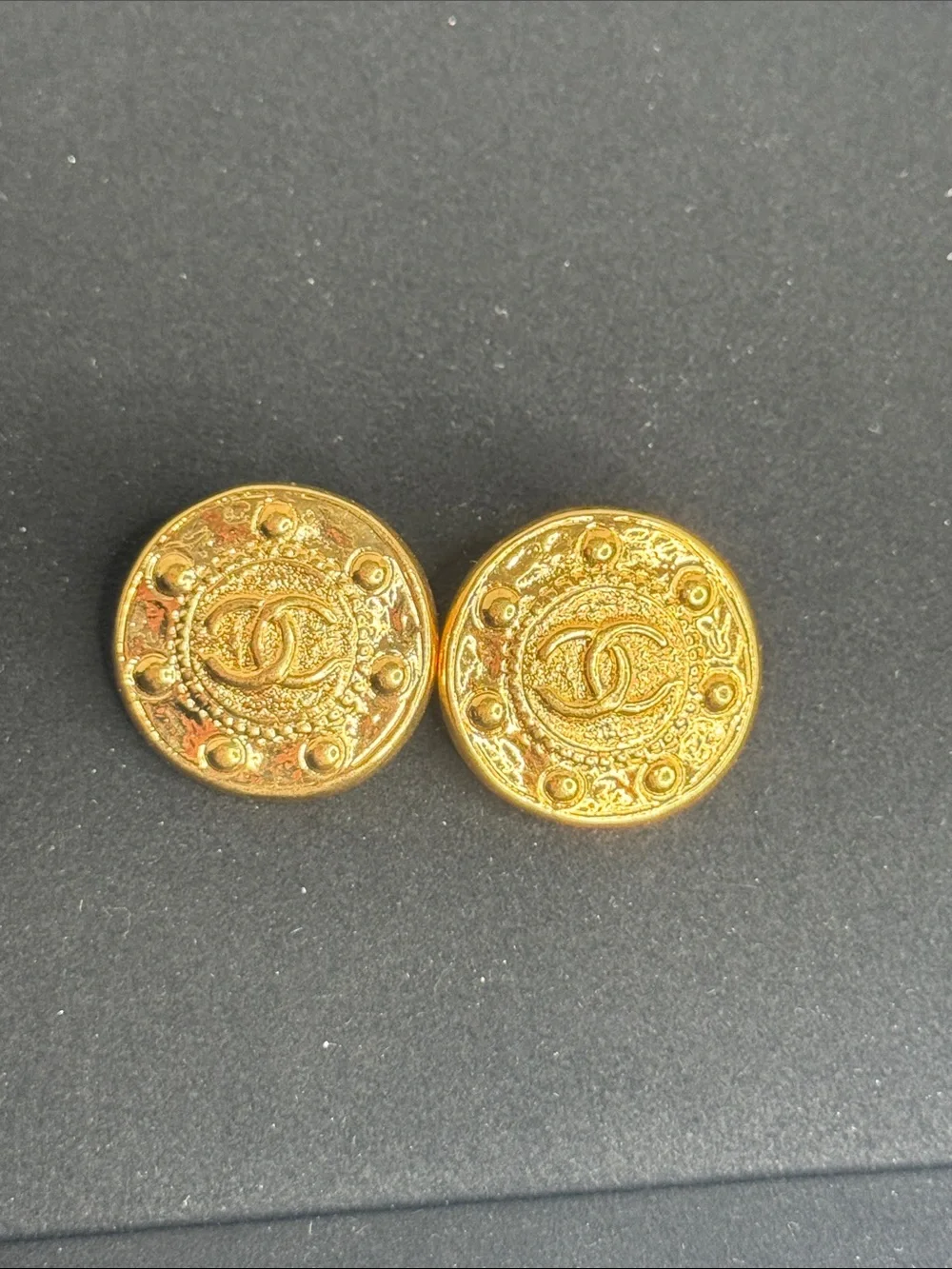 Vintage Chanel 1994 Baroque CC Logo Clip-On Earrings Gold Tone Ornate Medallion - Picture 4 of 10